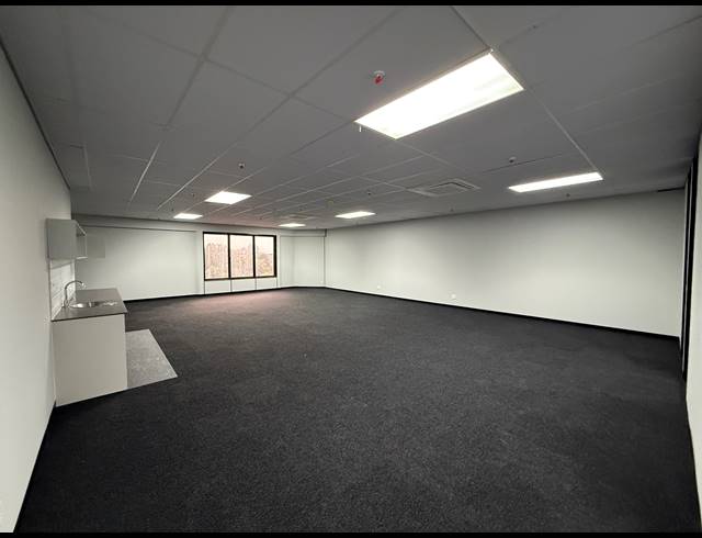 165M² OFFICE TO LET IN PARKTOWN
